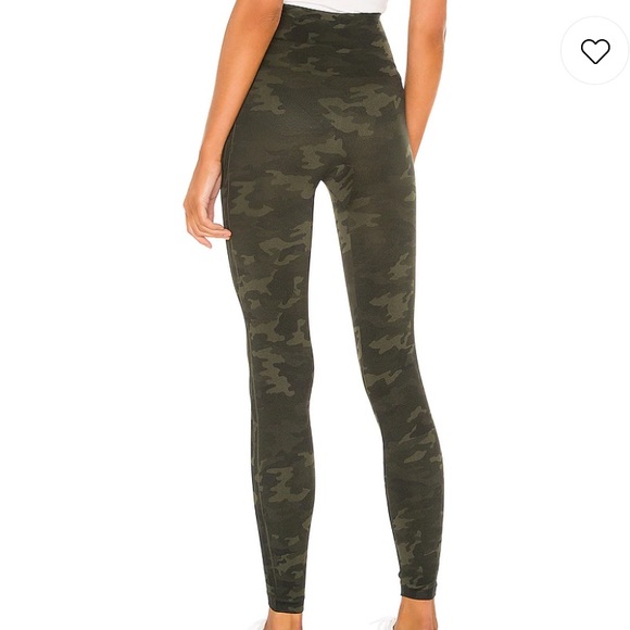 Spanx Look At Me Now camouflage Seamless leggings size small - Picture 4 of 6